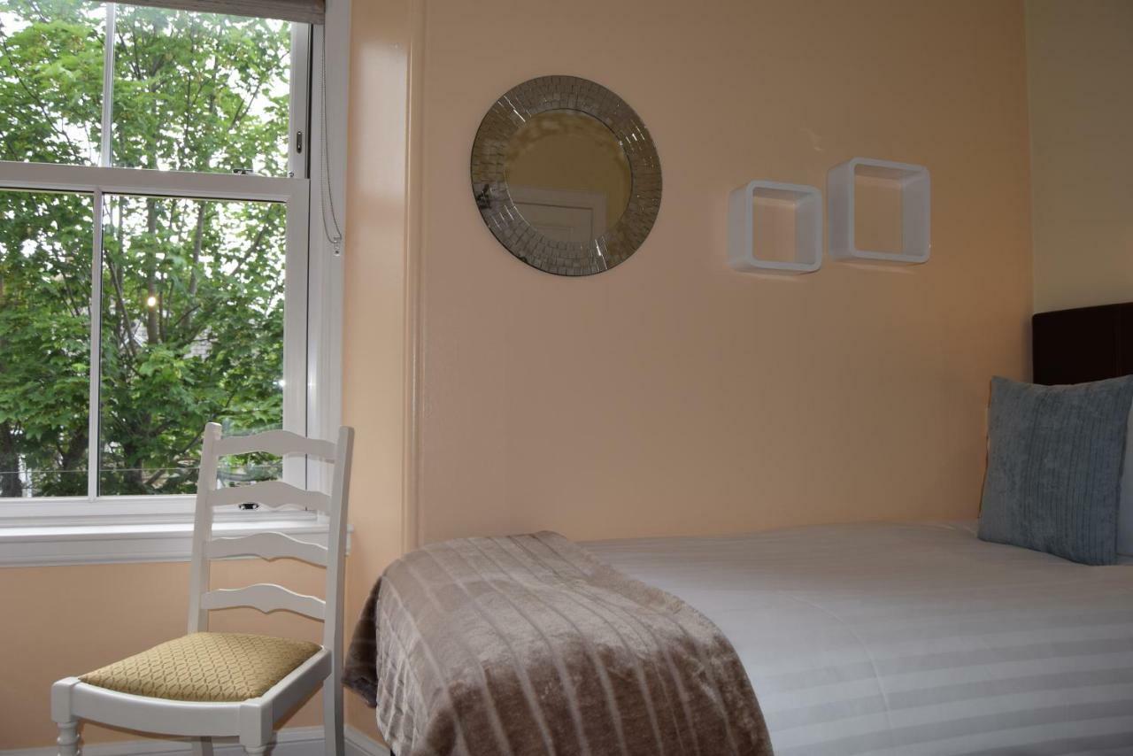 Willows Bed & Breakfast Пітлохрі Екстер'єр фото